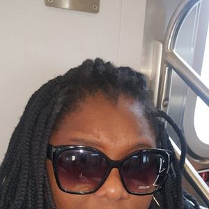 Meet your Posher, Loretta